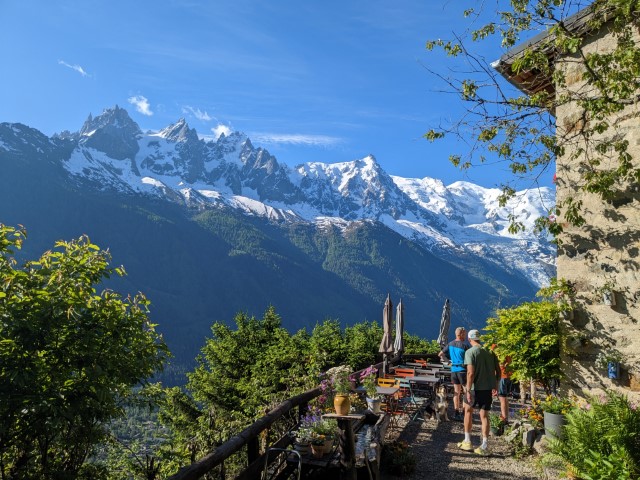 Hikers outside Floria buvette