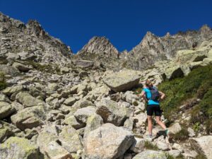 Approaching the Fenetre d Arpette